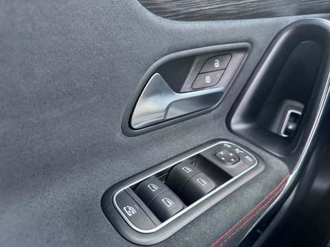 Mercedes-Benz CLA-Klasse Shooting Brake 250 e AMG Panorama Leder Camera Navi