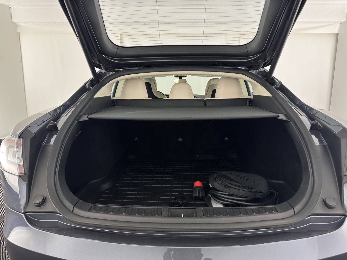 Tesla Model S 100D AWD [ 3-Fase-17kW] {SOH-86%} (INCL.BTW) *PANO-WINDOW | AUTO-PILOT | LEATHER | CCS-FASTLOADER | FULL-LED | NAVI-FULLMAP | KEYLESS | MEMORY-PACK | HEATED-COMFORTSEATS | DIGI-COCKPIT | 19"ALU*