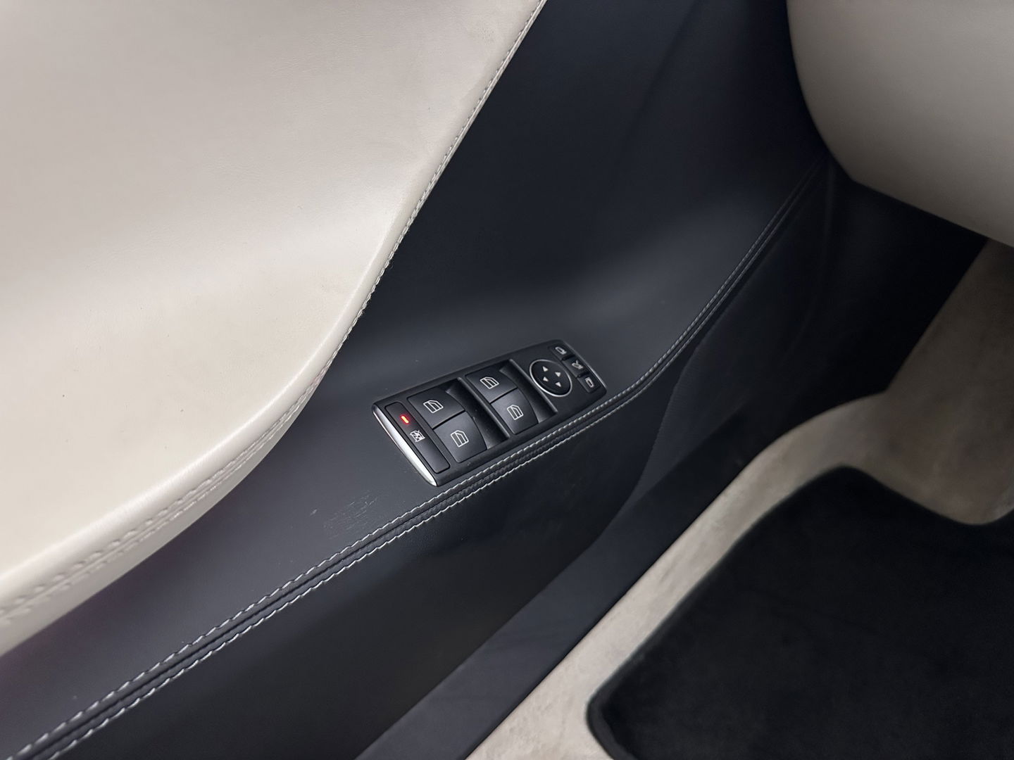 Tesla Model S 100D AWD [ 3-Fase-17kW] {SOH-86%} (INCL.BTW) *PANO-WINDOW | AUTO-PILOT | LEATHER | CCS-FASTLOADER | FULL-LED | NAVI-FULLMAP | KEYLESS | MEMORY-PACK | HEATED-COMFORTSEATS | DIGI-COCKPIT | 19"ALU*