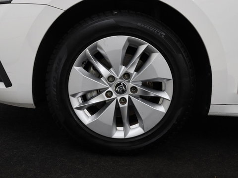 Škoda Octavia 1.0 e-TSI Business Edition | 61.800km NAP | Camera | Carplay | Navigatie | Full LED | Parkeerhulp | Digital Cockpit | Cruise control