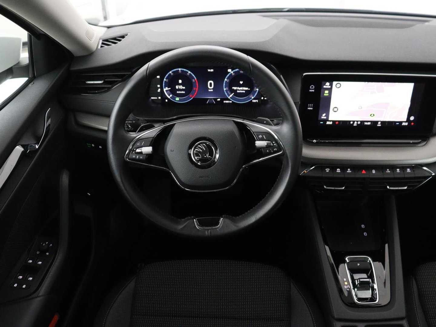 Škoda Octavia 1.0 e-TSI Business Edition | 61.800km NAP | Camera | Carplay | Navigatie | Full LED | Parkeerhulp | Digital Cockpit | Cruise control