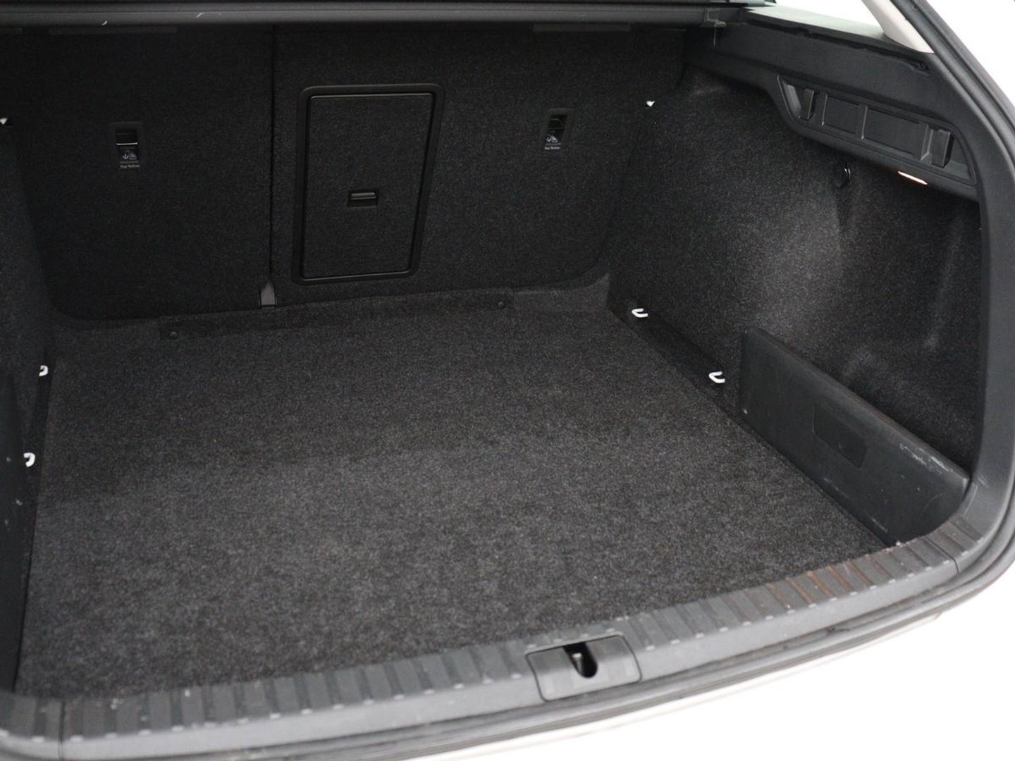 Škoda Octavia 1.0 e-TSI Business Edition | 61.800km NAP | Camera | Carplay | Navigatie | Full LED | Parkeerhulp | Digital Cockpit | Cruise control