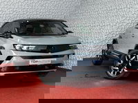 Opel Mokka - 1.2 TURBO 130PK ✅ NIEUWE AUTO ✅ GS LINE / BLACK PACK 360.CAM 06/2025 CAPRLAY STOEL/STUUR VERW CAMERA ✅Top Auto's Wijchen , 30 Jaar Specialist in Opel   : Alle Type's : Ultimate / GS / Edition / Business   , Zowel PHEV / HEV / MHEV / TURBO / HYBRID / Benzi