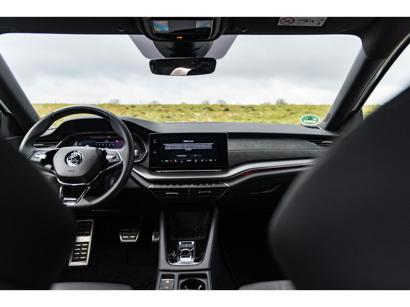 Škoda Octavia Combi 1.4 TSI RS iV PHEV | COMFORT STOELEN | HEAD UP | 19" ALTAIR VELGEN | ADAPTIVE CRUISE