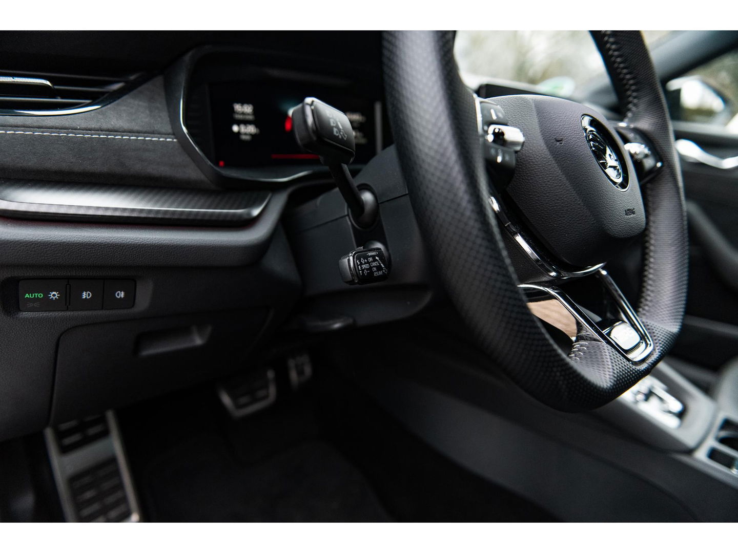 Škoda Octavia Combi 1.4 TSI RS iV PHEV | COMFORT STOELEN | HEAD UP | 19" ALTAIR VELGEN | ADAPTIVE CRUISE