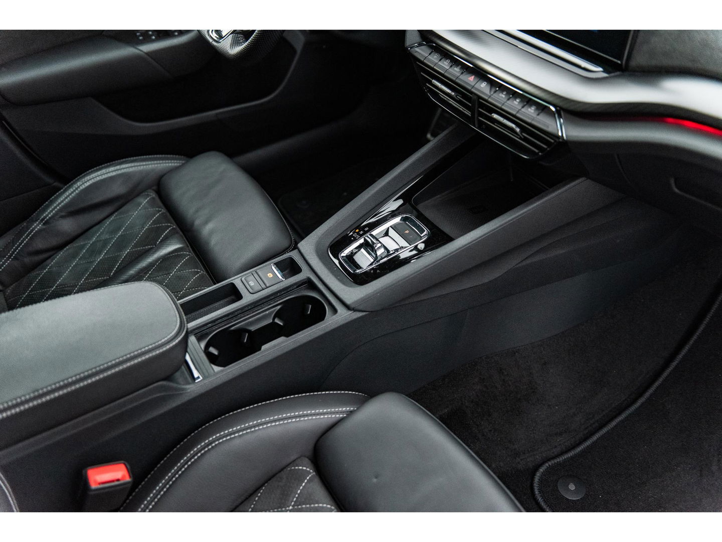 Škoda Octavia Combi 1.4 TSI RS iV PHEV | COMFORT STOELEN | HEAD UP | 19" ALTAIR VELGEN | ADAPTIVE CRUISE