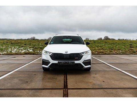 Škoda Octavia Combi 1.4 TSI RS iV PHEV | COMFORT STOELEN | HEAD UP | 19" ALTAIR VELGEN | ADAPTIVE CRUISE