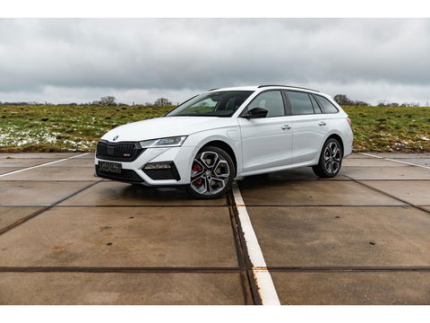 Škoda Octavia Combi 1.4 TSI RS iV PHEV | COMFORT STOELEN | HEAD UP | 19" ALTAIR VELGEN | ADAPTIVE CRUISE