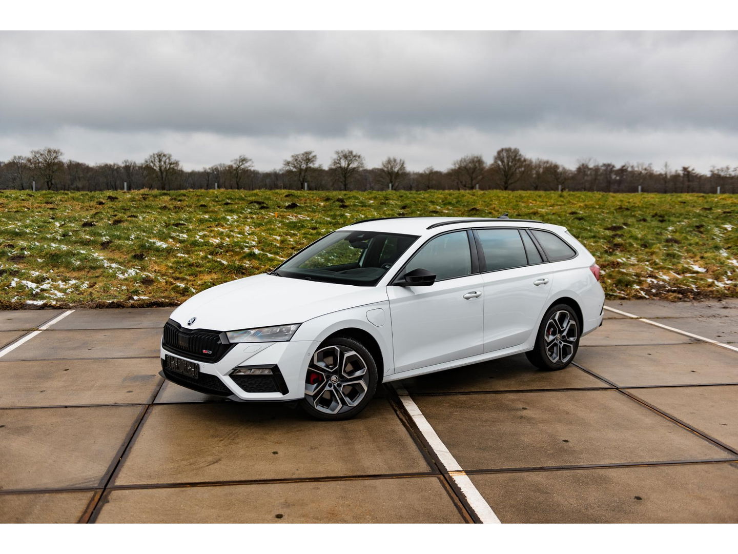 Škoda Octavia Combi 1.4 TSI RS iV PHEV | COMFORT STOELEN | HEAD UP | 19" ALTAIR VELGEN | ADAPTIVE CRUISE