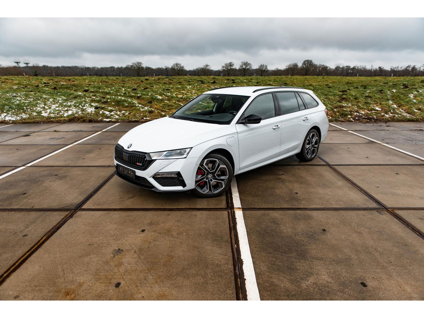 Škoda Octavia Combi 1.4 TSI RS iV PHEV | COMFORT STOELEN | HEAD UP | 19" ALTAIR VELGEN | ADAPTIVE CRUISE