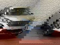 Peugeot 2008 - 1.2 HYBRID 145e ALLURE CARPLAY I-COCKPIT NAVI CAMERA ADAP.CRUISE ✅Top Auto's Wijchen , 30 Jaar Specialist in Peugeot : Alle Type's : Style / GT / GT-Line / Allure / Business / Active / Zowel PHEV / HEV / MHEV / Benzine ✅