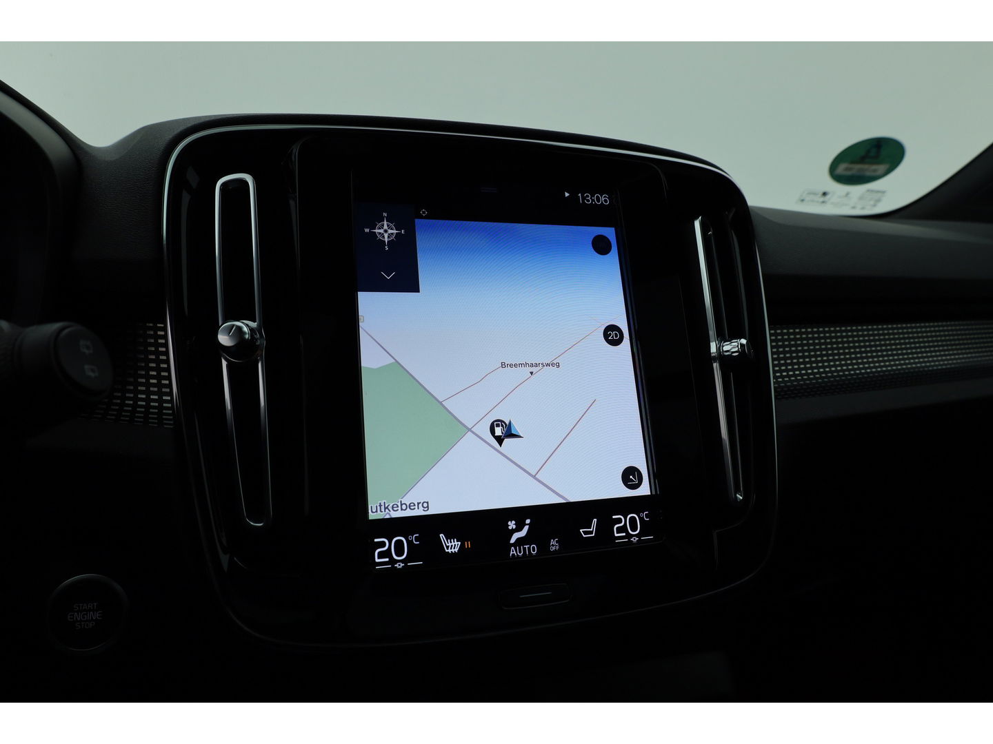 Volvo XC40 2.0 T4 R-Design | Pano | Trekhaak | Lava- interieur | 20 inch | H&K Audio | ACC | Standkachel |