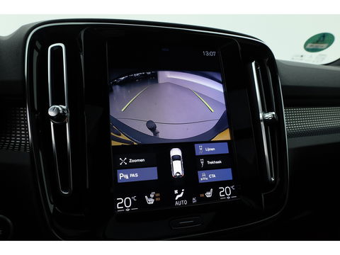 Volvo XC40 2.0 T4 R-Design | Pano | Trekhaak | Lava- interieur | 20 inch | H&K Audio | ACC | Standkachel |