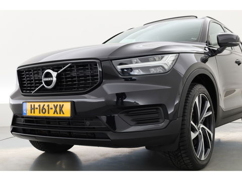 Volvo XC40 2.0 T4 R-Design | Pano | Trekhaak | Lava- interieur | 20 inch | H&K Audio | ACC | Standkachel |