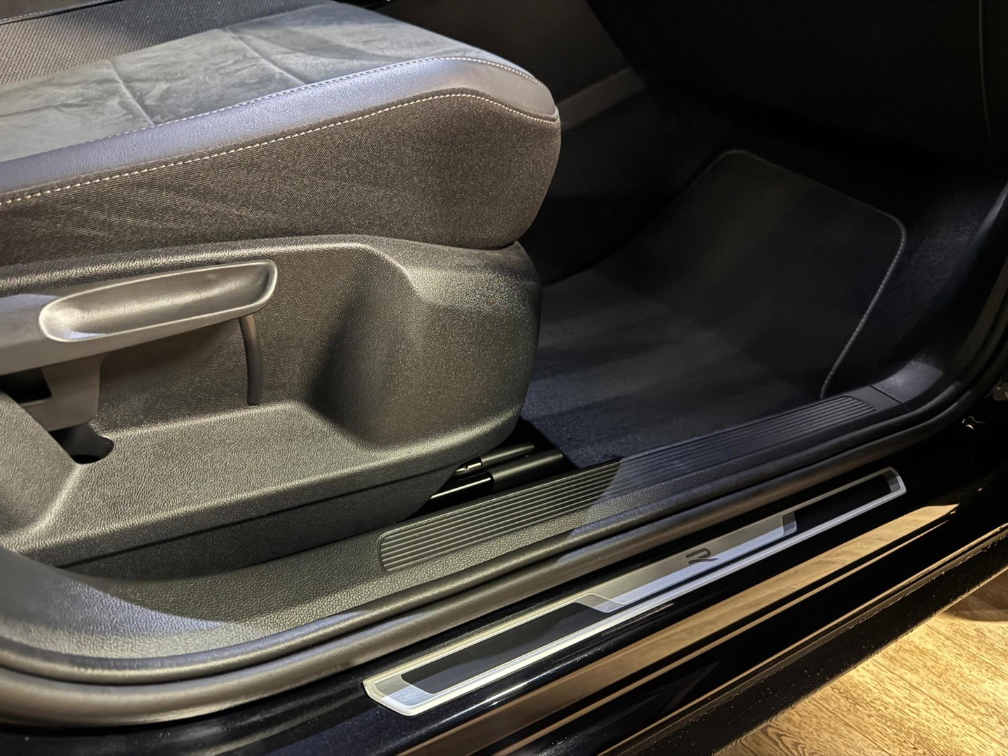 Volkswagen T-Roc 1.5 TSI R-Line Edition PANO'