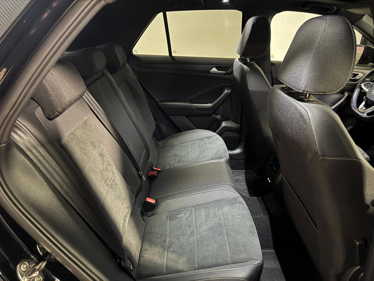 Volkswagen T-Roc 1.5 TSI R-Line Edition PANO'