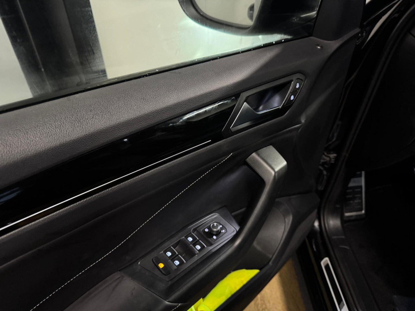 Volkswagen T-Roc 1.5 TSI R-Line Edition PANO'