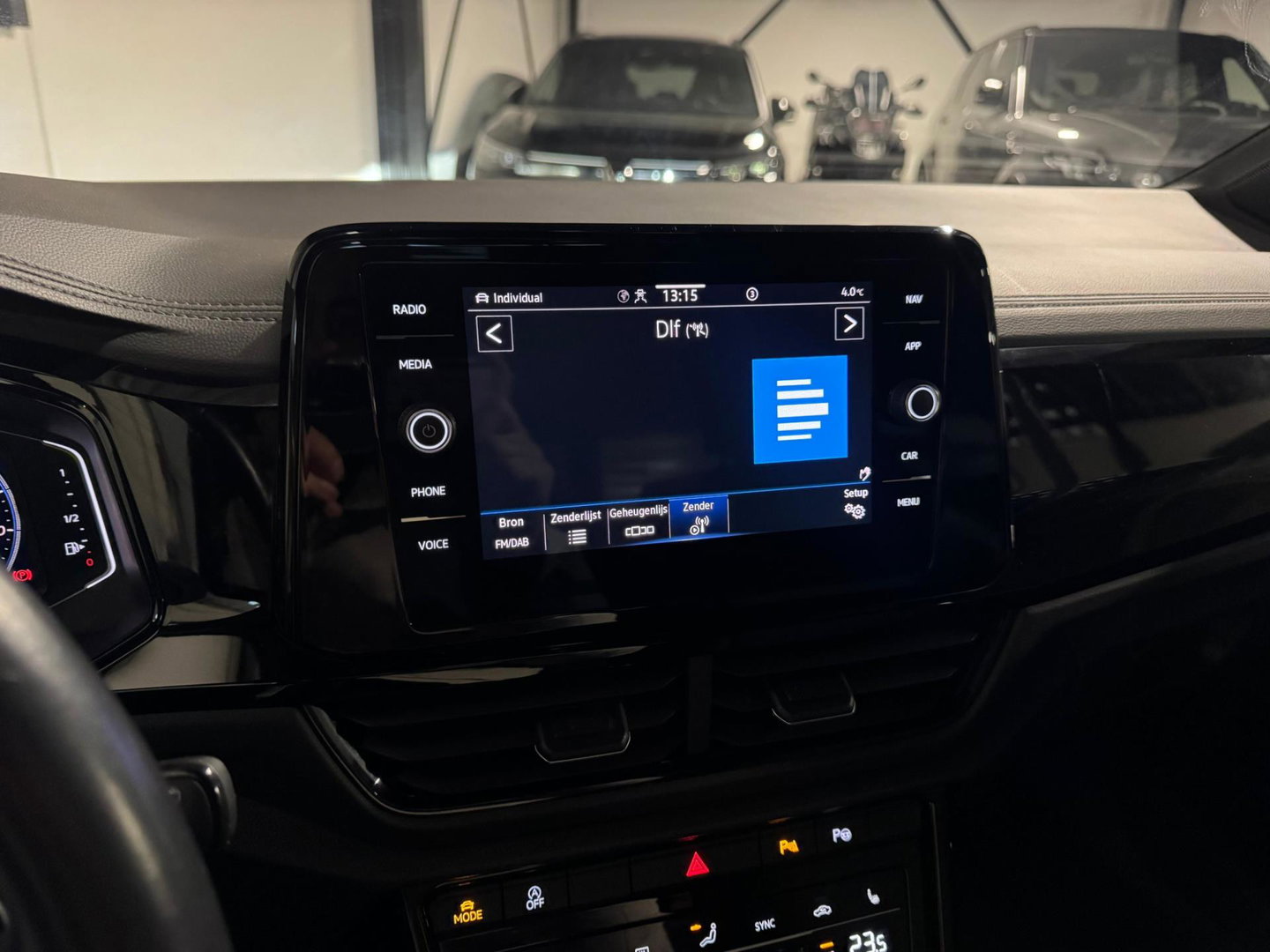 Volkswagen T-Roc 1.5 TSI R-Line Edition PANO'