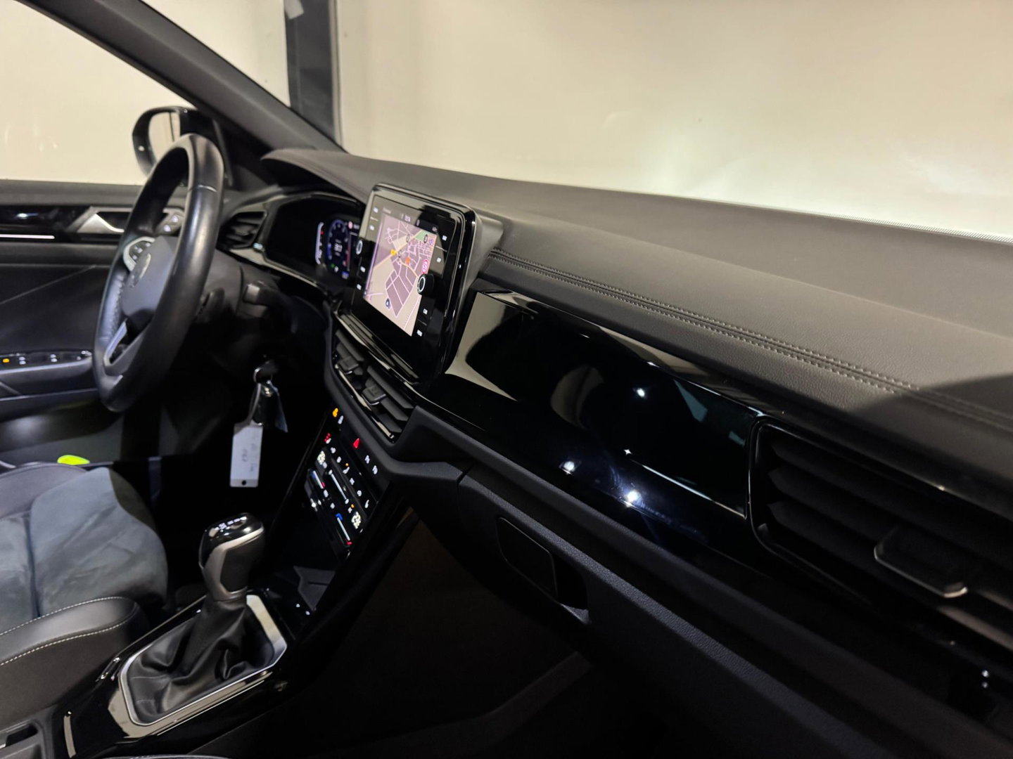 Volkswagen T-Roc 1.5 TSI R-Line Edition PANO'