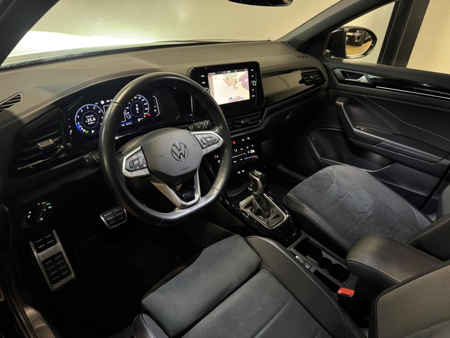 Volkswagen T-Roc 1.5 TSI R-Line Edition PANO'