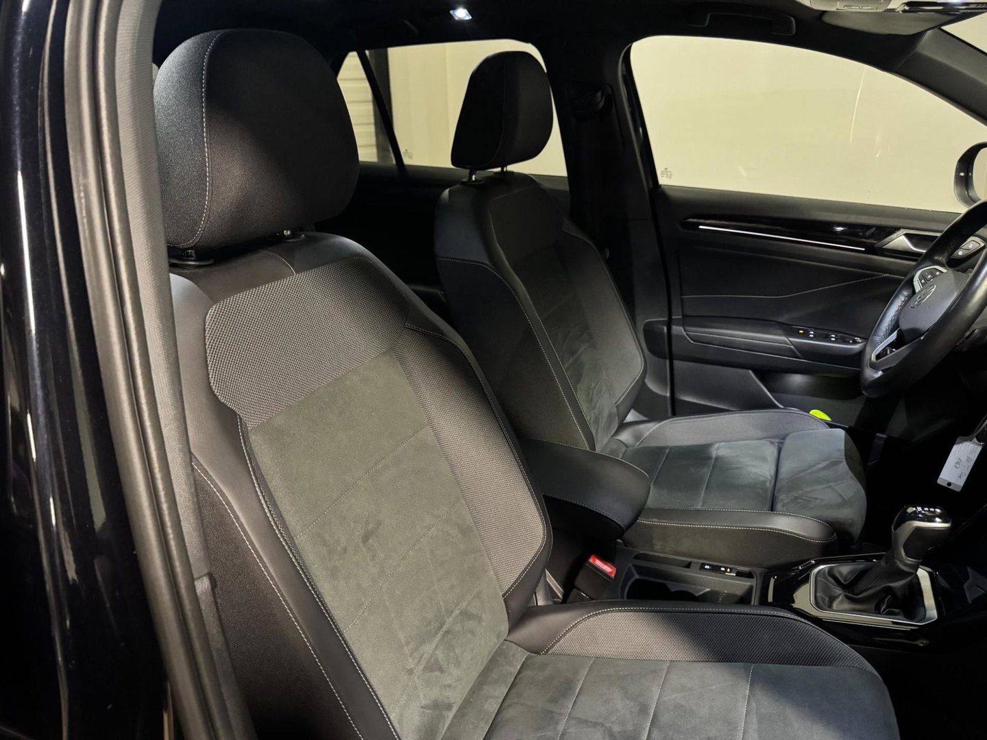 Volkswagen T-Roc 1.5 TSI R-Line Edition PANO'