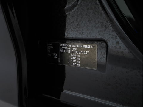 BMW 5 Serie Touring 530d Sportline High Executive Aut. *PANO | LEATHER | FULL-LED | MEMORY-PACK | TOP-VIEW | HEATED-COMFORTSEATS | NAVI-FULLMAP | PRIVACY-GLASS | AMBIENT-LIGHT | ECC | CARPLAY | PDC | TOWBAR | SHIFT-PADDLES | 20"ALU*