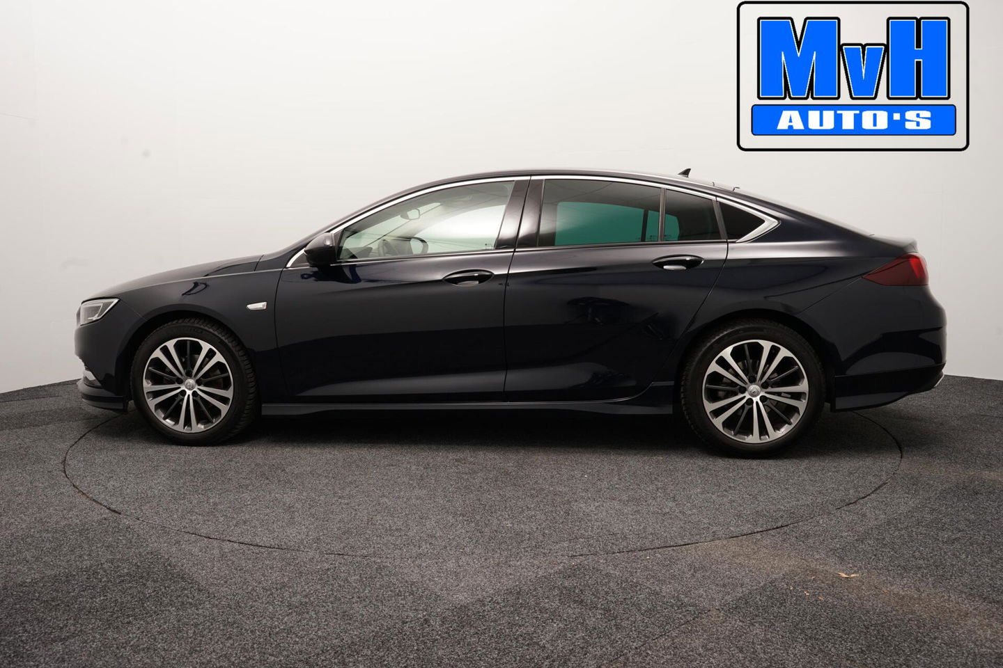 Opel Insignia Grand Sport 1.5 Turbo Business Executive|LUXE!