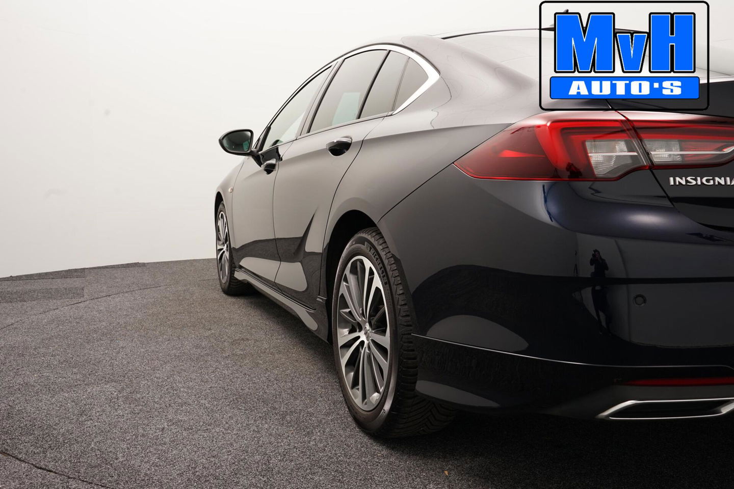 Opel Insignia Grand Sport 1.5 Turbo Business Executive|LUXE!