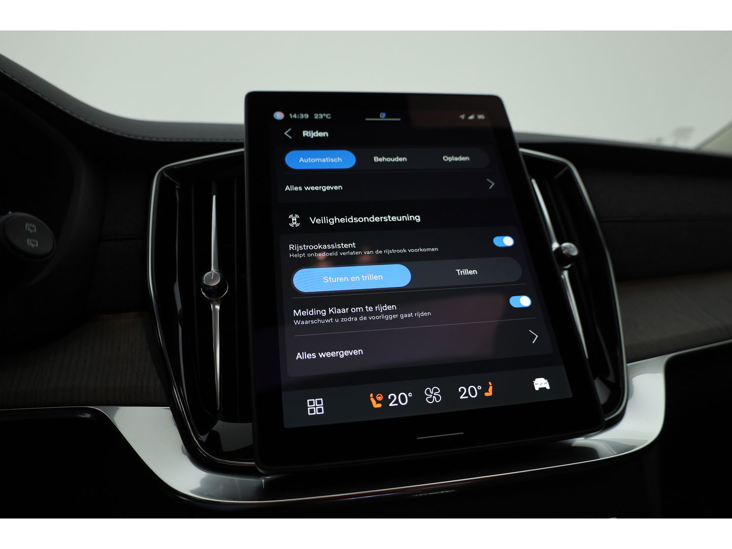 Volvo XC90 2.0 T8 Plug-in hybrid AWD Ultra Dark | Full Option | Luchtvering | B&W  audio | Massage | Pano | HUD | Stoelventilatie | 22'' |