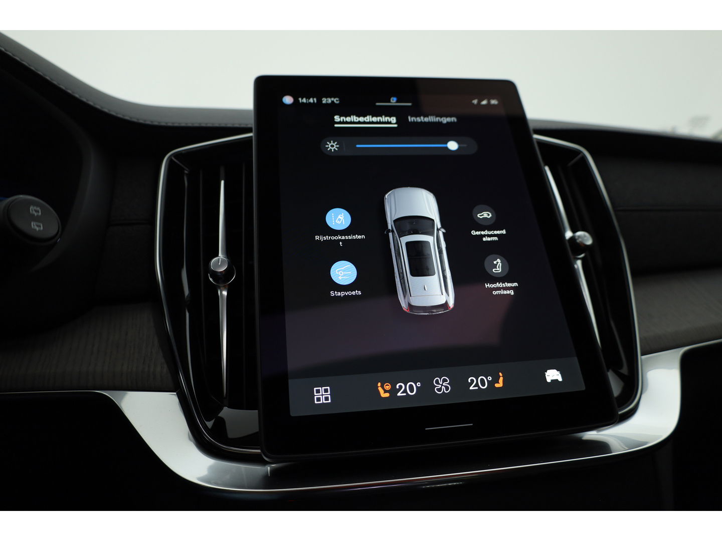 Volvo XC90 2.0 T8 Plug-in hybrid AWD Ultra Dark | Full Option | Luchtvering | B&W  audio | Massage | Pano | HUD | Stoelventilatie | 22'' |