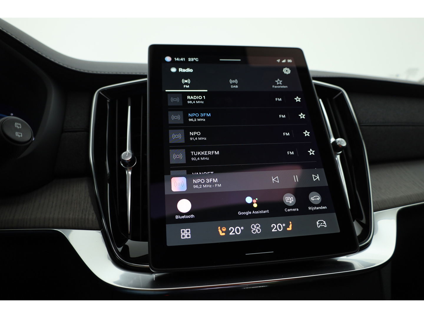 Volvo XC90 2.0 T8 Plug-in hybrid AWD Ultra Dark | Full Option | Luchtvering | B&W  audio | Massage | Pano | HUD | Stoelventilatie | 22'' |