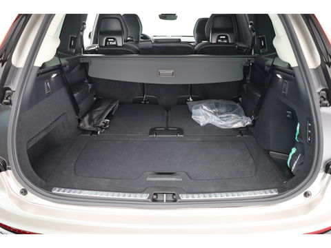 Volvo XC90 2.0 T8 Plug-in hybrid AWD Ultra Dark | Full Option | Luchtvering | B&W  audio | Massage | Pano | HUD | Stoelventilatie | 22'' |