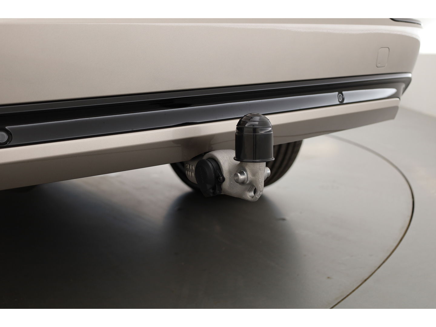 Volvo XC90 2.0 T8 Plug-in hybrid AWD Ultra Dark | Full Option | Luchtvering | B&W  audio | Massage | Pano | HUD | Stoelventilatie | 22'' |