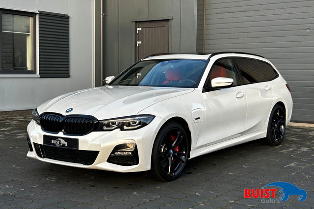 BMW 3 Serie - Touring 330e 293pk M-Sport INDIVIDUAL LEER PANO 19" KEYLESS 20424KM!