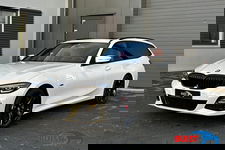 BMW 3 Serie - Touring 330e 293pk M-Sport INDIVIDUAL LEER PANO 19" KEYLESS 20424KM!