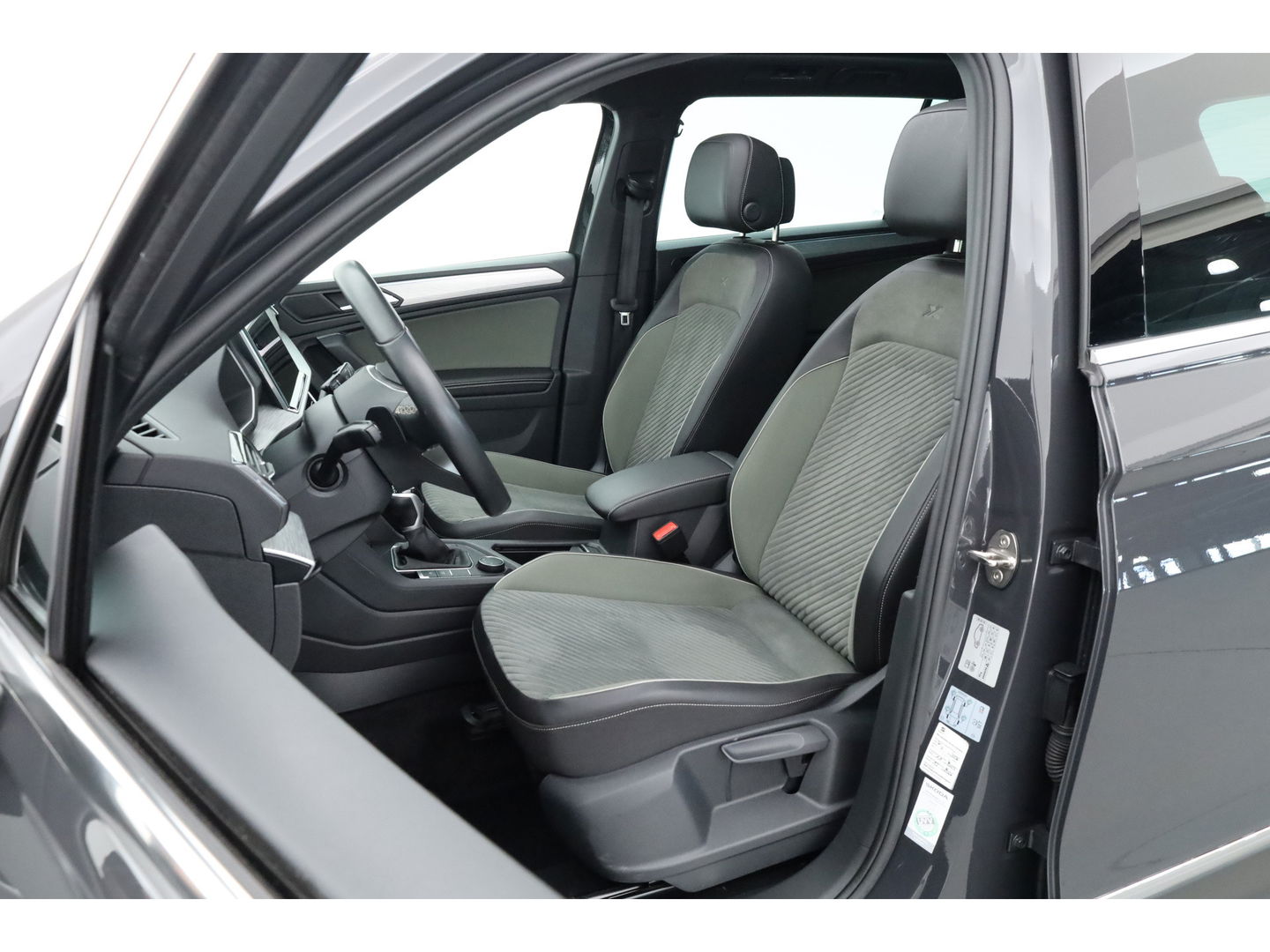 SEAT Tarraco 1.4 TSI e-Hybrid PHEV Xperience Business Intense | Pano | Dig. Cockpit | Elek. Trekhaak | Adapt. Cruise | CarPlay | Dodehoek | Camera + PDC