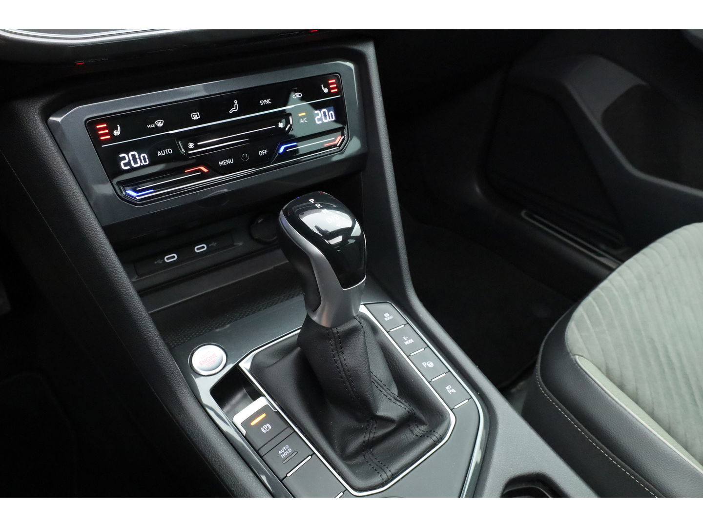 SEAT Tarraco 1.4 TSI e-Hybrid PHEV Xperience Business Intense | Pano | Dig. Cockpit | Elek. Trekhaak | Adapt. Cruise | CarPlay | Dodehoek | Camera + PDC