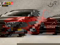 Mercedes-Benz A-Klasse - 200 AMG Sport 164Pk Automaat (SCHUIFDAK, GROOT NAVI, SFEERVERLICHTING, LEDER/ALCANTARA, SPORTSTOELEN, STOELVERWARMING, WIDESCREEN, CAMERA, NIEUWSTAAT)