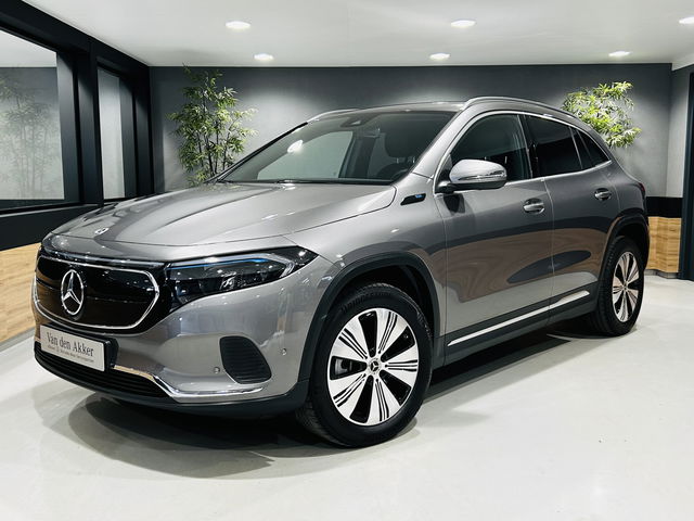 Mercedes-Benz EQA - 250 Luxury 67kWh // Camera // Dode Hoek Ass. // D. Glas // Elektrische Achterklep // Sfeerverlichting // Widescreen // Cruise