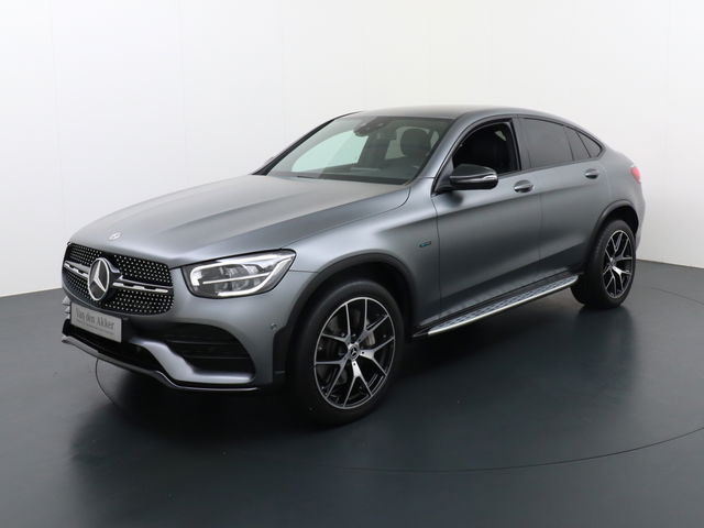 Mercedes-Benz GLC - 300e Coupé AMG 4Matic // Burmester / Magno Grijs // 20 inch // Treeplanken // Night pakket