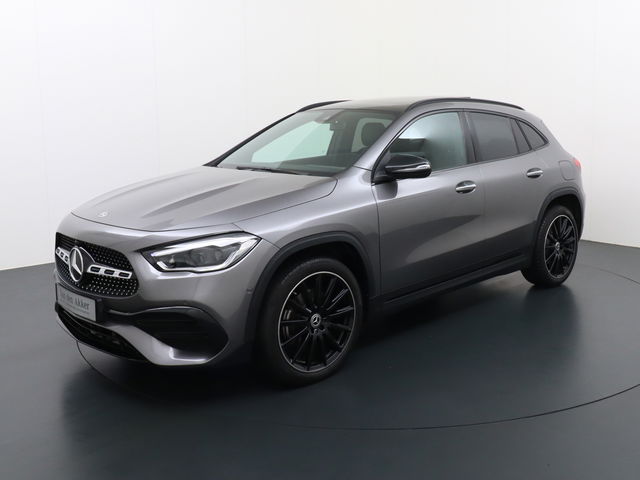 Mercedes-Benz GLA - 250 e AMG // Panoramadak // 20" AMG Velgen // Nightpakket // Sfeerverlichting // Camera //