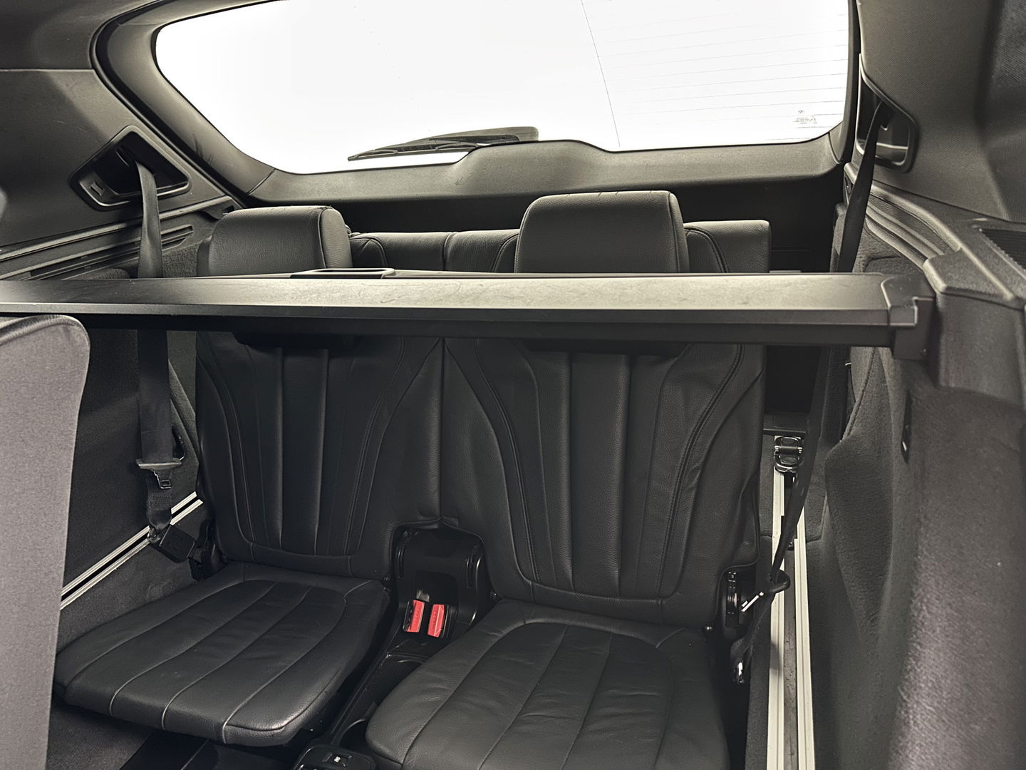 BMW X5 xDrive40d *Right-Hand-Drive* M-Sportpack High Executive [ 7-Pers. ] Aut. *LEATHER | XENON | MEMORY-PACK | HEATED-SPORTSEATS | NAVI-FULLMAP | SHIFTPADDLES | PRIVACYGLASS | ECC | TOWBAR | PDC | CRUISE | 20''ALU*