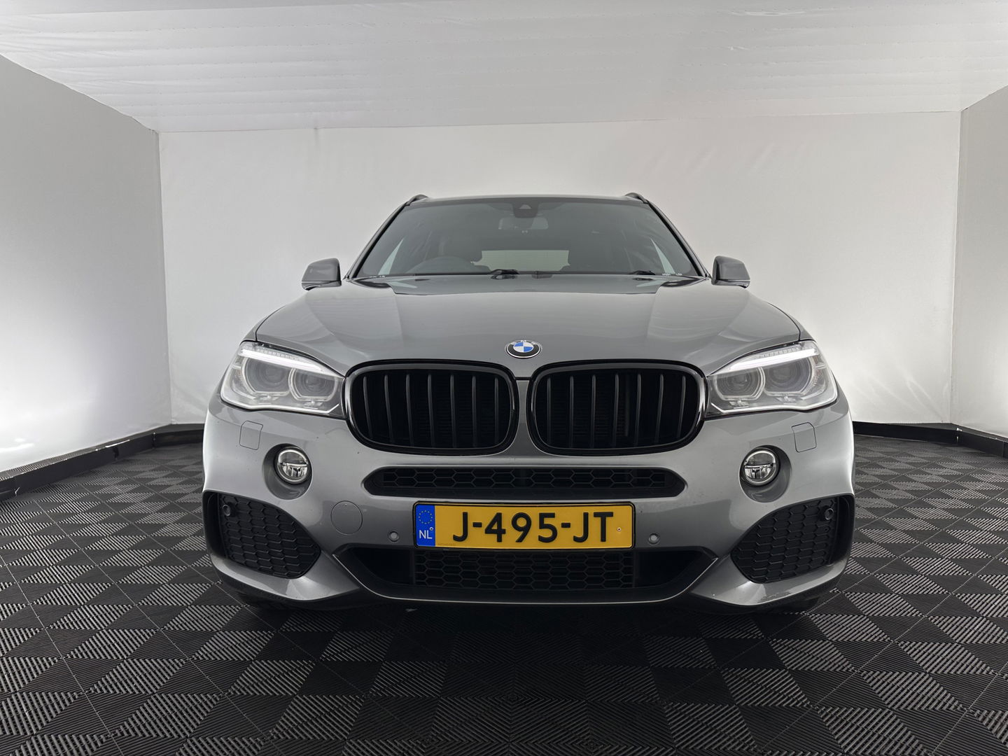 BMW X5 xDrive40d *Right-Hand-Drive* M-Sportpack High Executive [ 7-Pers. ] Aut. *LEATHER | XENON | MEMORY-PACK | HEATED-SPORTSEATS | NAVI-FULLMAP | SHIFTPADDLES | PRIVACYGLASS | ECC | TOWBAR | PDC | CRUISE | 20''ALU*