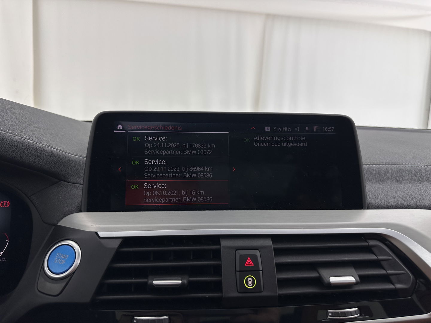 BMW iX3 High Executive 80 kWh [ 3-Fase-11kW ] {SOH-96%} (INCL-BTW) Aut. *PANO | LEATHER | HARMAN/KARDON | FULL-LED | BLINDSPOT | MEMORY-PACK | DIGI-COCKPIT | HEATED-SPORTSEATS | KEYLESS | TOPVIEW | DAB+ | NAVI-FULLMAP | HEAD-UP | PRIVACY-GLASS |