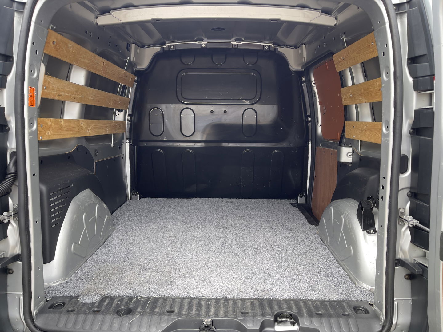 Renault Kangoo Express 1.5 dCi 75 Express Comfort / vaste prijs rijklaar € 8.950 marge ( btw vrij ) / lease vanaf € 238 / airco / cruise / navi / zilver metallic / trekhaak / dakrails