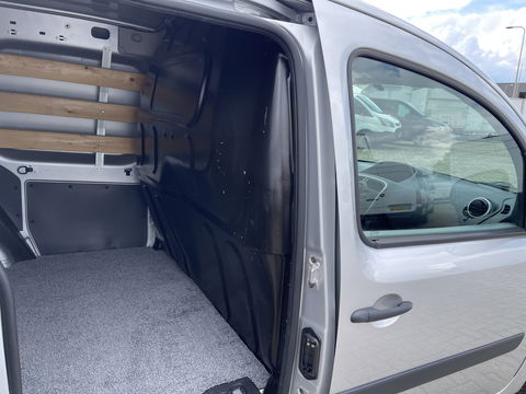 Renault Kangoo Express 1.5 dCi 75 Express Comfort / vaste prijs rijklaar € 8.950 marge ( btw vrij ) / lease vanaf € 238 / airco / cruise / navi / zilver metallic / trekhaak / dakrails