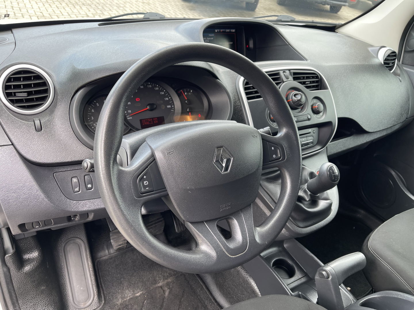 Renault Kangoo Express 1.5 dCi 75 Express Comfort / vaste prijs rijklaar € 8.950 marge ( btw vrij ) / lease vanaf € 238 / airco / cruise / navi / zilver metallic / trekhaak / dakrails