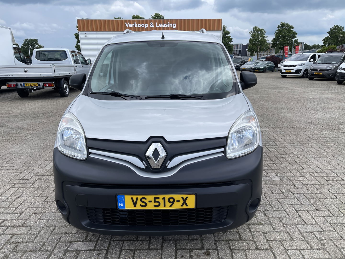 Renault Kangoo Express 1.5 dCi 75 Express Comfort / vaste prijs rijklaar € 8.950 marge ( btw vrij ) / lease vanaf € 238 / airco / cruise / navi / zilver metallic / trekhaak / dakrails
