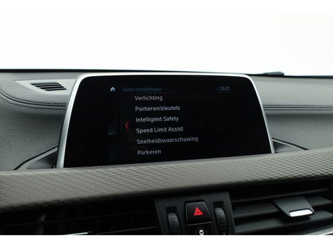 BMW X2 sDrive18i M Sport | Cruise Control | Trekhaak | Stoel- stuurverw. | Camera+PDC | Navi | 19'' | LED