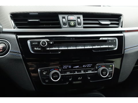 BMW X2 sDrive18i M Sport | Cruise Control | Trekhaak | Stoel- stuurverw. | Camera+PDC | Navi | 19'' | LED